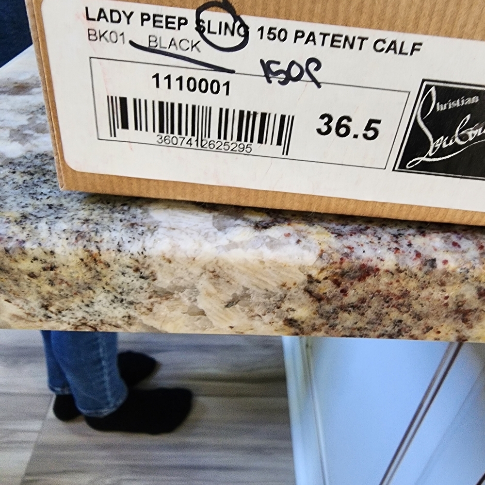 Women's shoes